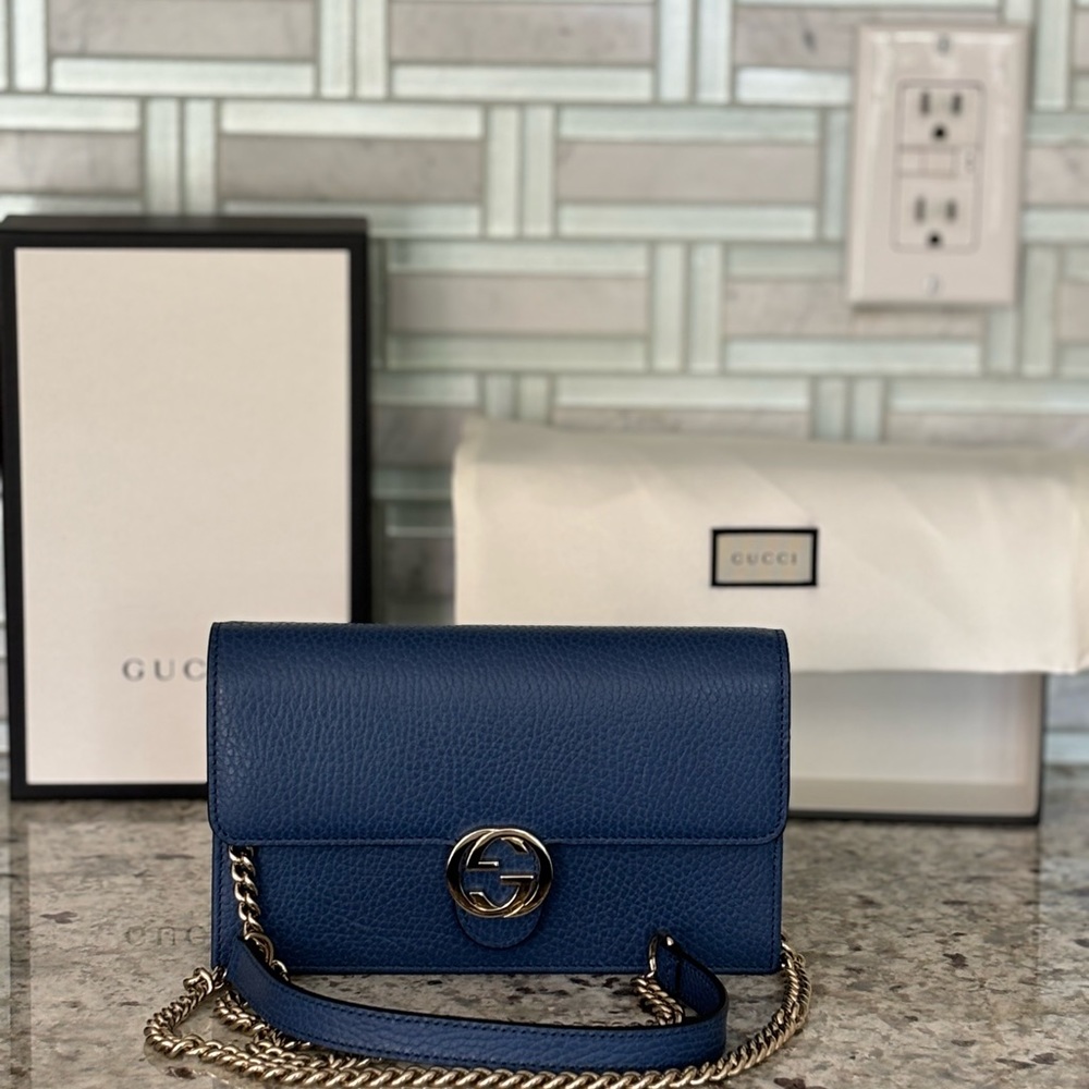Gucci Interlocking GG Wallet on chain